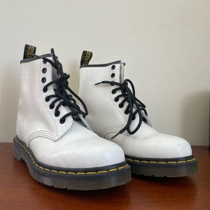 DR. MARTENS
